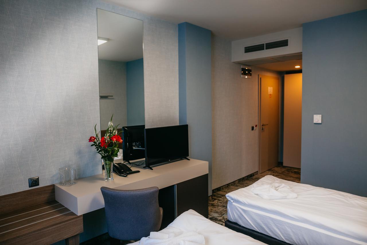 Hotel Leva - וראצה מראה חיצוני תמונה